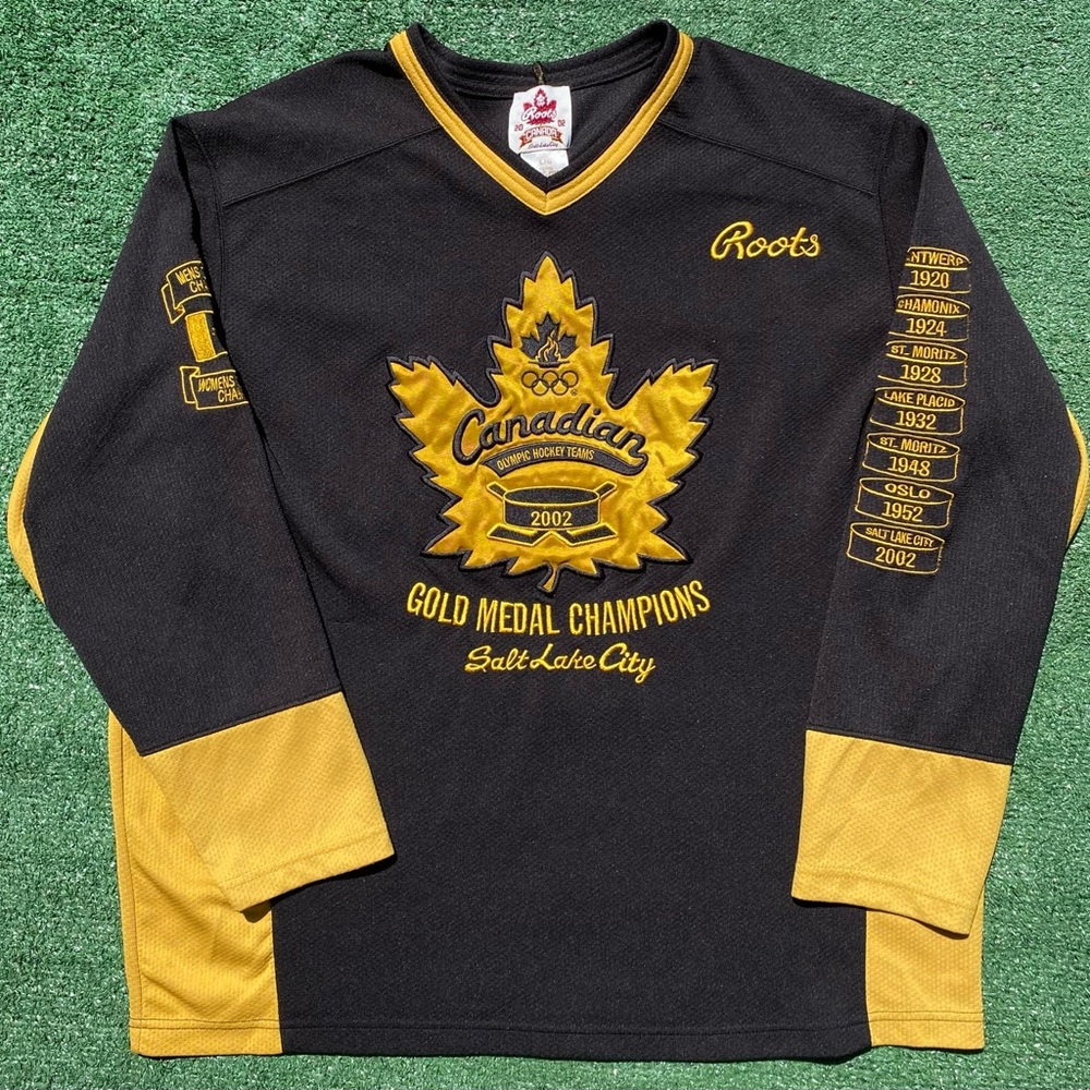 VTG 2002 Roots Olympic Team Canada Gold Medal Champs Hockey Jersey Men’s Large